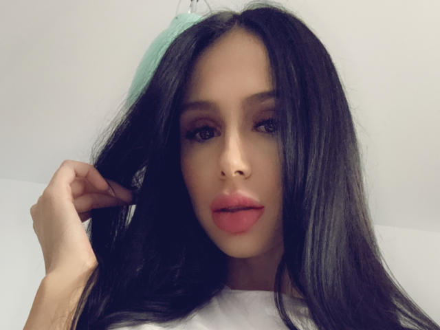 LaraaYah - Sexe cam en vivo - 24100101