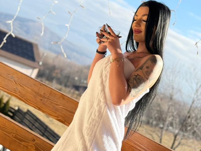 ArianaTattoos - Sexe cam en vivo - 24101161