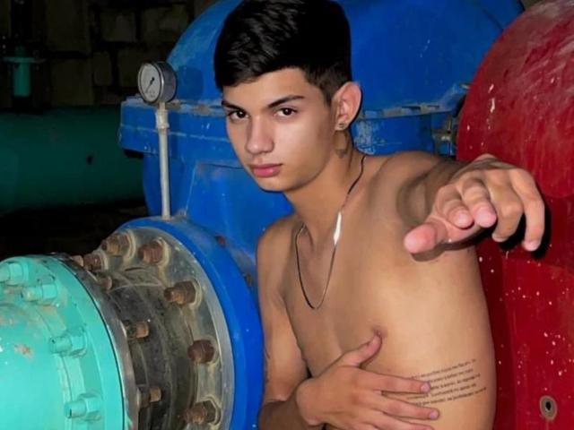 NickMaximoff - Sexe cam en vivo - 24104401