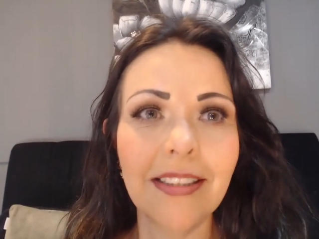 MelissaTheas - פורנו בשידור חי ומצלמת סקס - 24108121