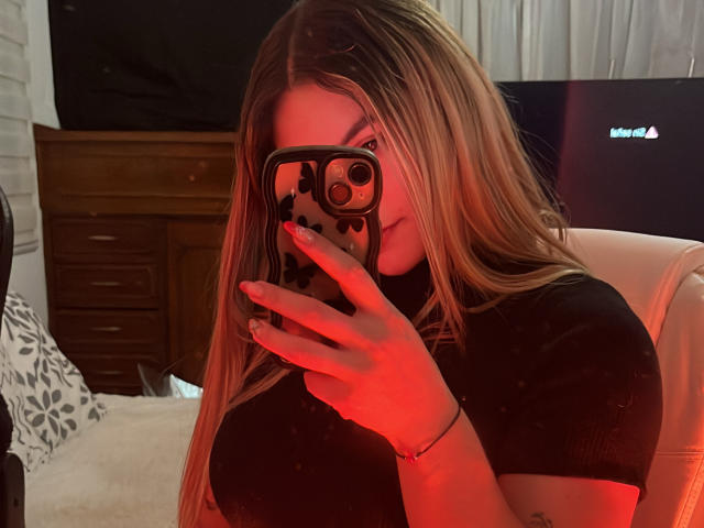 AtheneaRossi - Live sex cam - 24116789