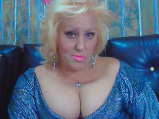 BlondeAnnya - Live chat porn with this shaved genital area Sexy lady 