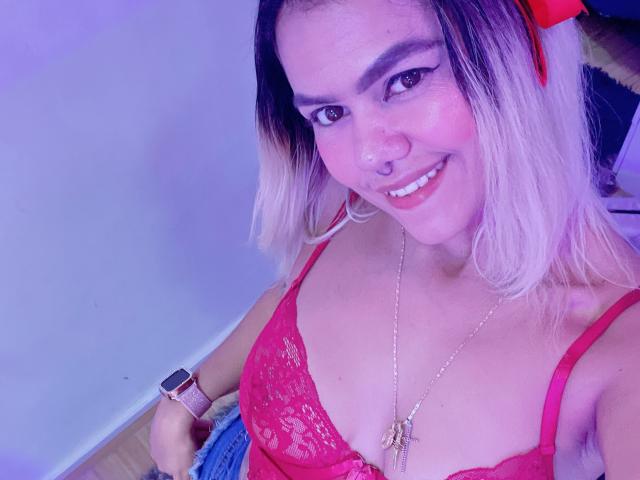 TarahDustin - Élő pornó és szexkamera - 24120805