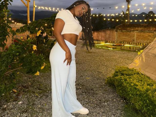 AlishaCurly - Sexe cam en vivo - 24123201