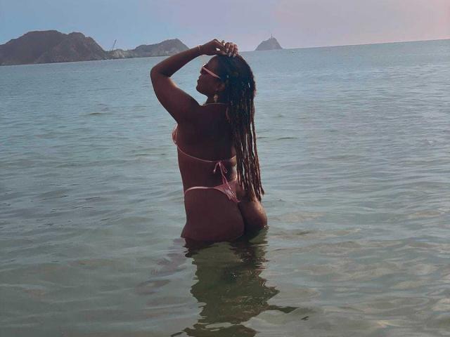 AlishaCurly - Live Sex Cam - 24123265