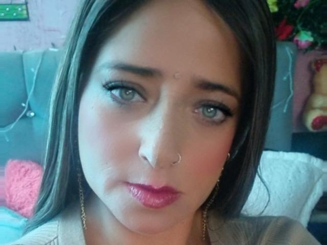 AlessadraJones - Live sex cam - 24123405