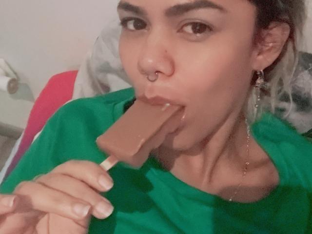 TarahDustin - Sexe cam en vivo - 24135101