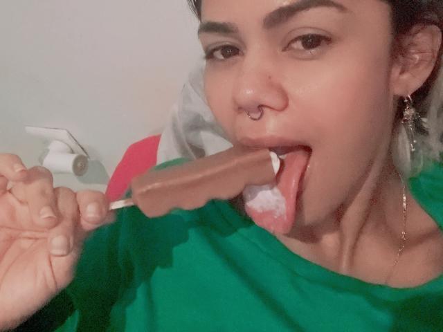 TarahDustin - Live sex cam - 24135105