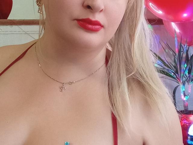 KelliRedhaer - Live sex cam - 24136901