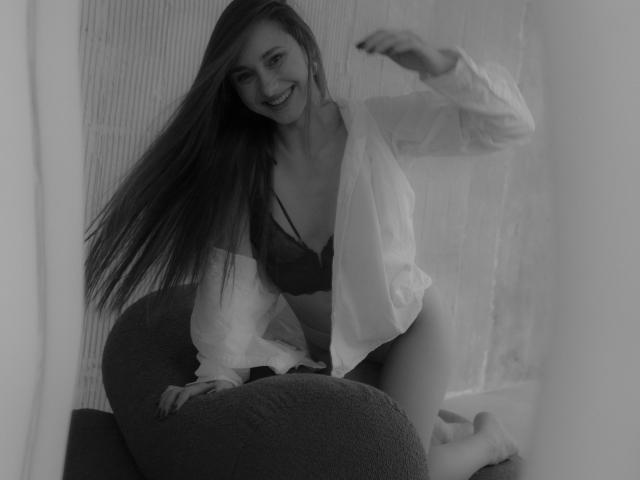 LaraSweetyHot - Live Sex Cam - 24155245