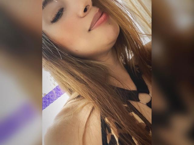 KendraMiler - Live sexe cam - 24156873