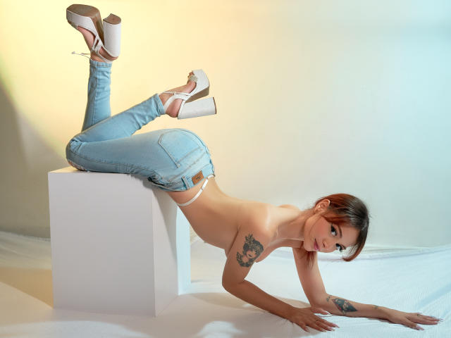 LucyMillers - Live sex cam - 24159049