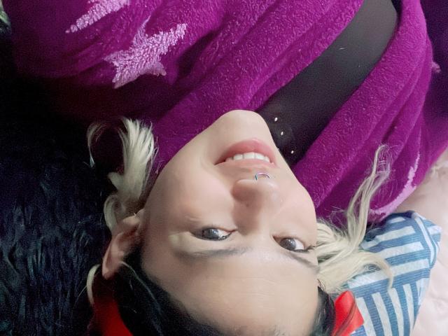 TarahDustin - Live sex cam - 24163773