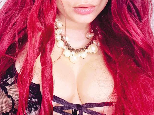 GiannaSexxy - Live sex cam - 24188301