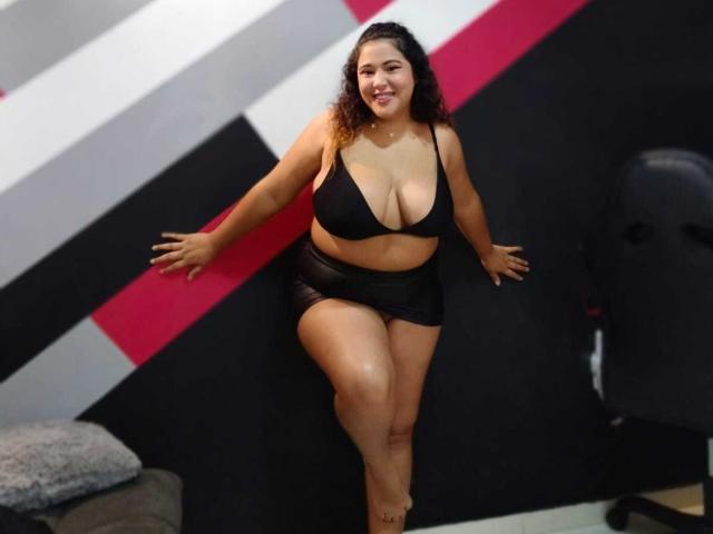 IamAhYours - Live sex cam - 24189337