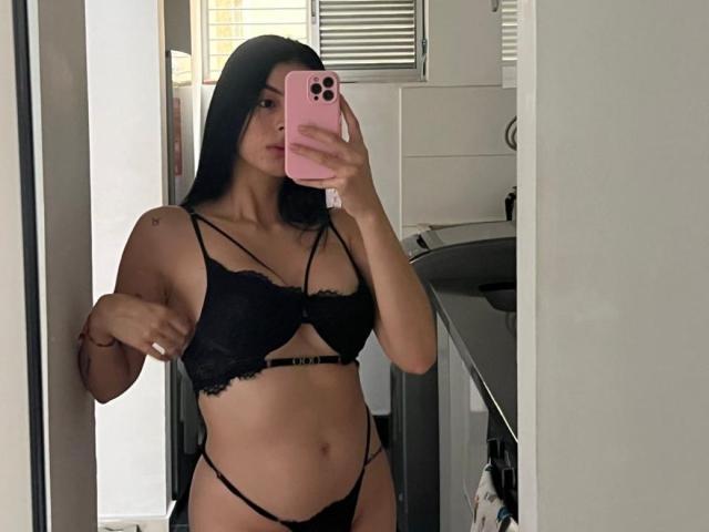 IsabellaJames - פורנו בשידור חי ומצלמת סקס - 24194245