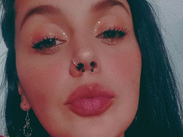 IsyMoon - Live porn &amp; sex cam - 24202889