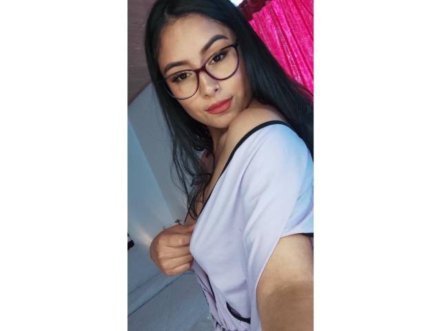 EmilyValeria - Sexe cam en vivo - 24220773