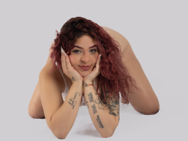 CharlotteQ69 - Sexe cam en vivo - 24225653