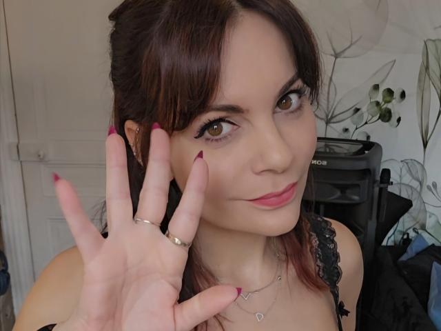 JuneLaFrenchie - Live Sex Cam - 24228769
