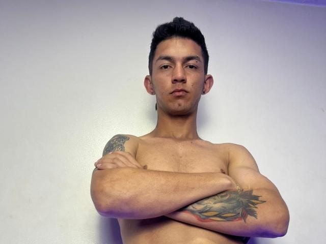 SexyBastianX - Live Sex Cam - 24236385