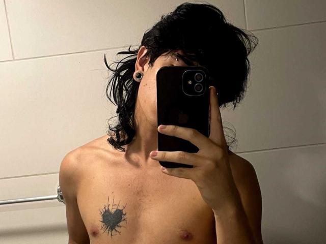 AxellKush - Live sex cam - 24239005