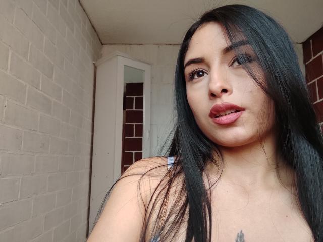 EmilyValeria - Live sex cam - 24239273