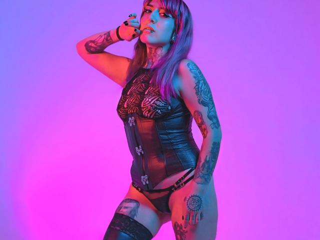 AliceCalloway - Live porn &amp; sex cam - 24243945