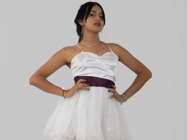 SheWolfSabriina - Live sex cam - 24246989