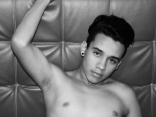 LatinDaimon - Cam x with this shaved intimate parts Gay couple 