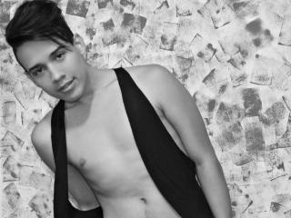 LatinDaimon - Chat cam x with a shaved intimate parts Gays 