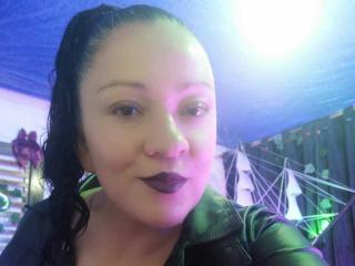 CharloteEzra - Live sex cam - 24249201