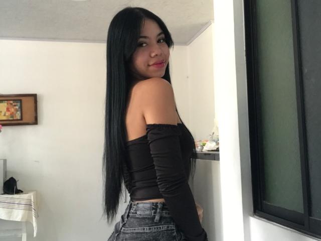 EmaGarces - Live sex cam - 24250753