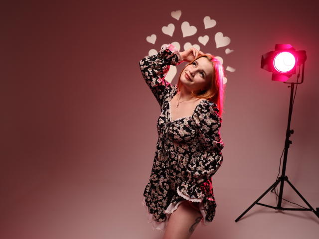 MargaritaKis - Live Sex Cam - 24255881