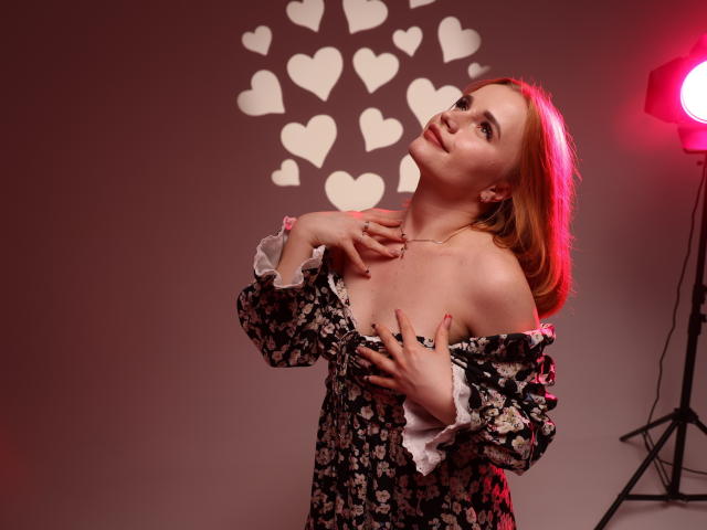 MargaritaKis - Live Sex Cam - 24255905