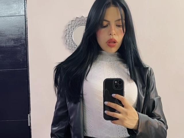 EliieRuizz - Live sex cam - 24261477