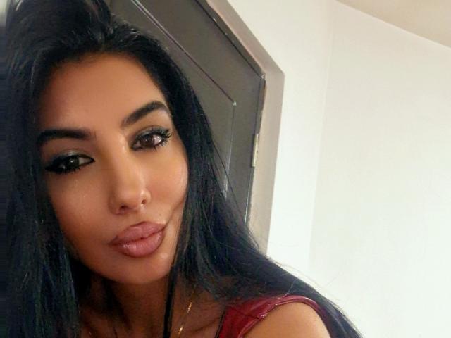 BrunetteBabe69 - Live Sex Cam - 24271365