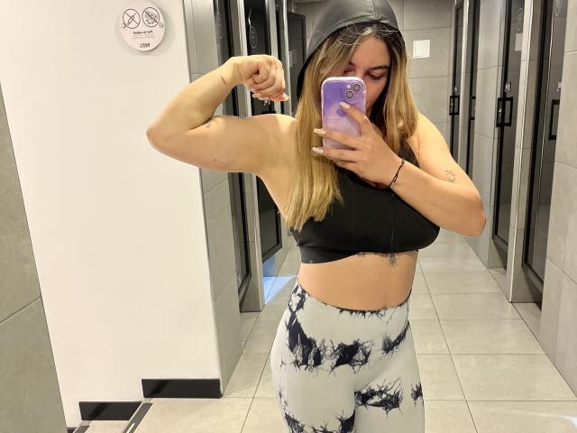 AtheneaRossi - Live sexe cam - 24272301