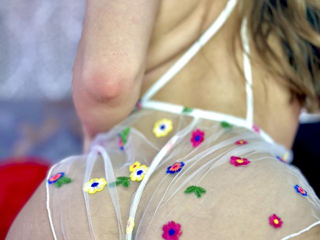 DouceMila - Camera khiêu dâm &amp; quyến rũ trực tiếp - 24280301