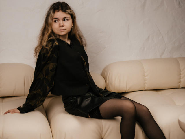 TinaRedly - Live sex cam - 24280969