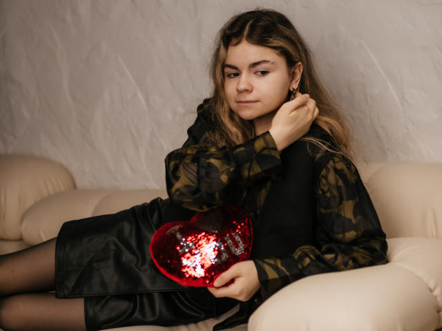 TinaRedly - Live Sex Cam - 24281649