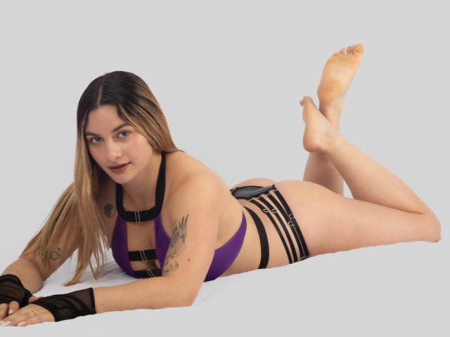 AtheneaRossi - Live porn &amp; sex cam - 24292637