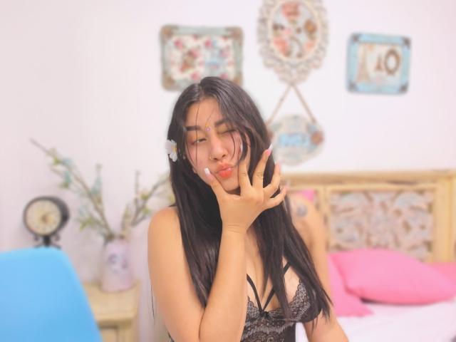 Genesiss - Live porn &amp; sex cam - 24292893