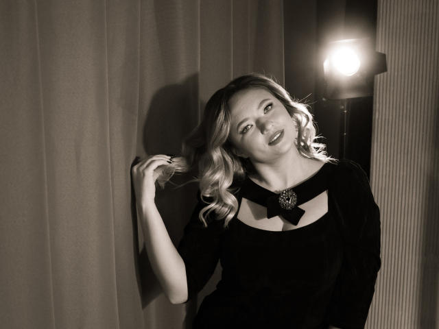 SallyVerda - Live Sex Cam - 24300553