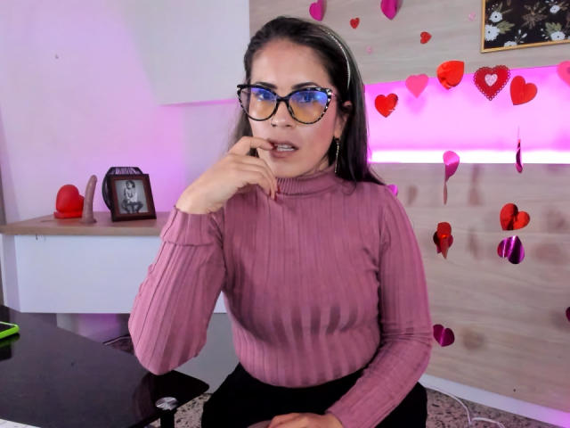 GiaGreen - Élő pornó és szexkamera - 24301569