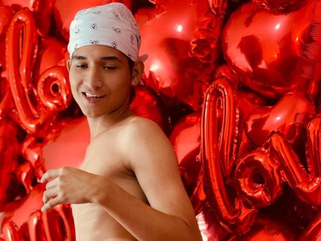 TheoStevens - Live Sex Cam - 24301661