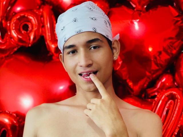 TheoStevens - Live Sex Cam - 24301741