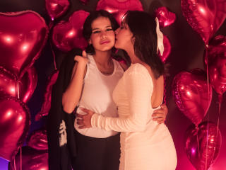 AnneAndSophia - Live porn &amp; sex cam - 24302473