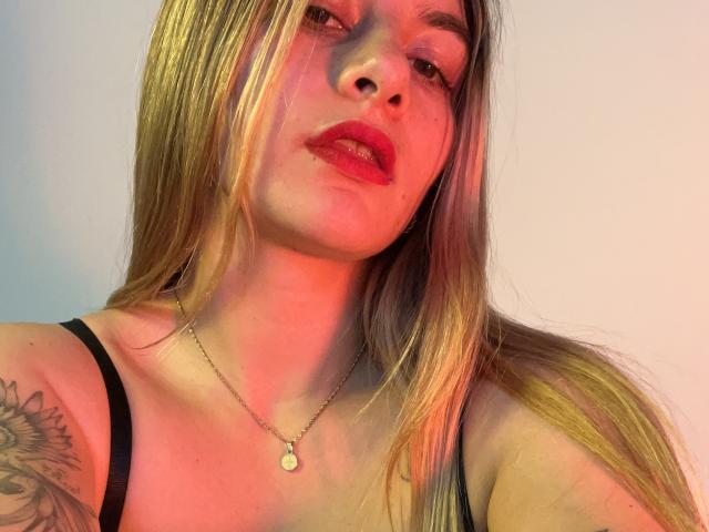 AtheneaRossi - Live sexe cam - 24307073