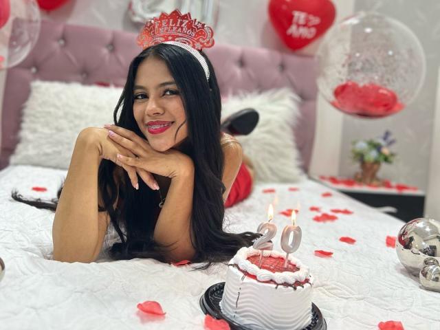EstrellaHoott - Live porn &amp; sex cam - 24311421
